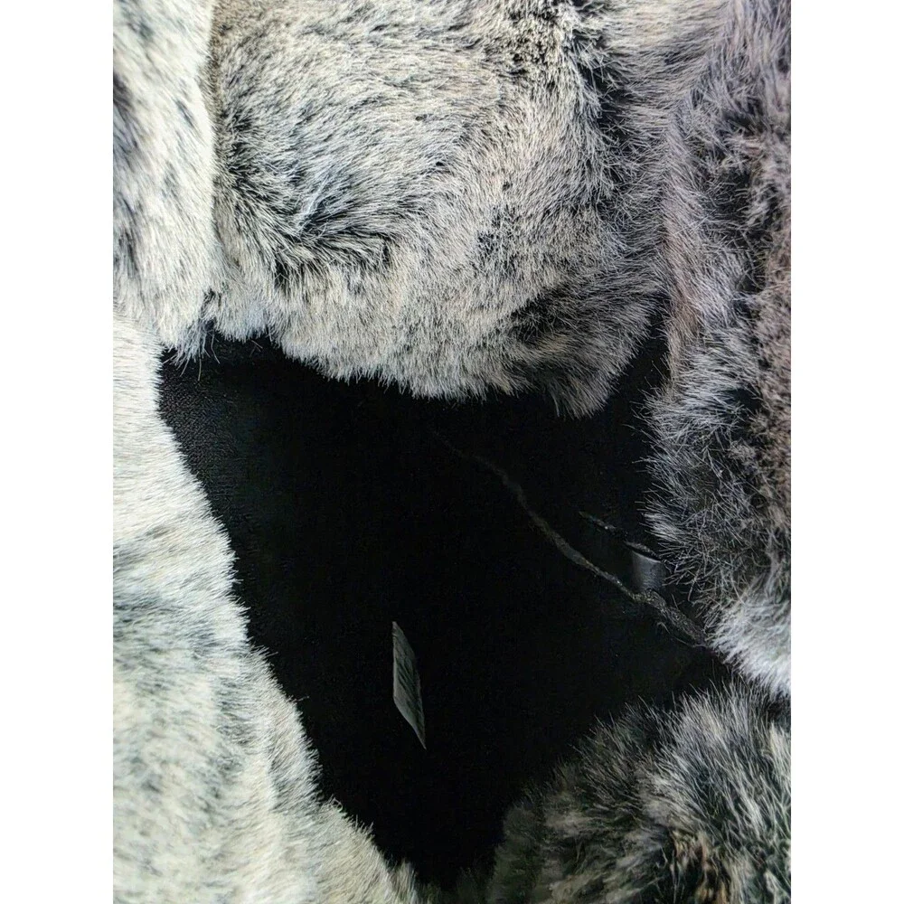 Women's Black Faux Fur Trim Lace-Up Quilted Winter Snow Boots